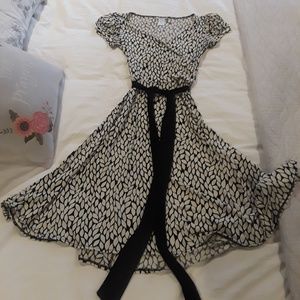 Retro knee-length dress